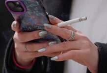 Reino Unido aprueba histórica prohibición de venta de cigarrillos para futuras generaciones