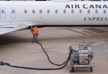 Tarifas aéreas suben por primera vez en casi dos años en Canadá por alza del combustible