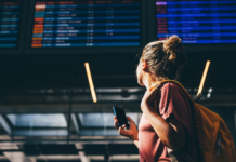 La tarifa que no sabías que estabas pagando para salir de un país