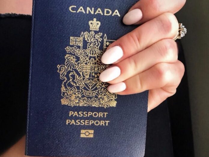 pasaporte-canadiense-1-800x600