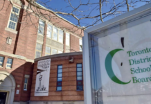Ontario cambia las reglas en las escuelas: la asistencia ahora pesa en la nota y llegan los exámenes obligatorios