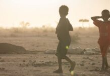 Casi la mitad de los niños del mundo está expuesta a múltiples riesgos climáticos, advierte UNICEF