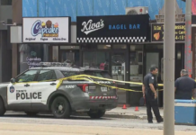 Dispararon contra dos panaderías judías en Toronto y la policía investiga un crimen de odio