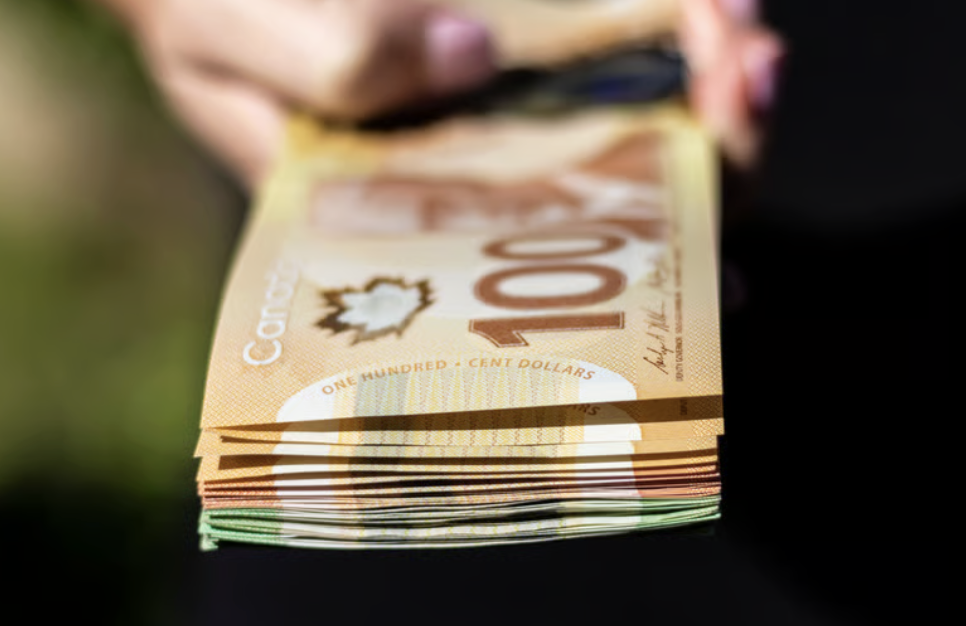 Cuatro pagos del gobierno llegan a las cuentas bancarias en agosto, justo antes del regreso a clases