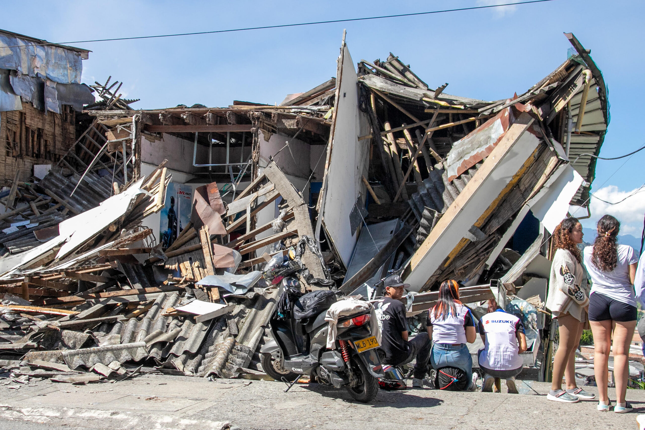Dos días después del terremoto en Colombia, el balance sigue sin cerrarse y la ayuda desde Canadá sigue igual