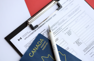 Nuevo sorteo de Express Entry invita a 2.000 personas con experiencia laboral en Canadá, aunque el puntaje exigido sigue siendo alto