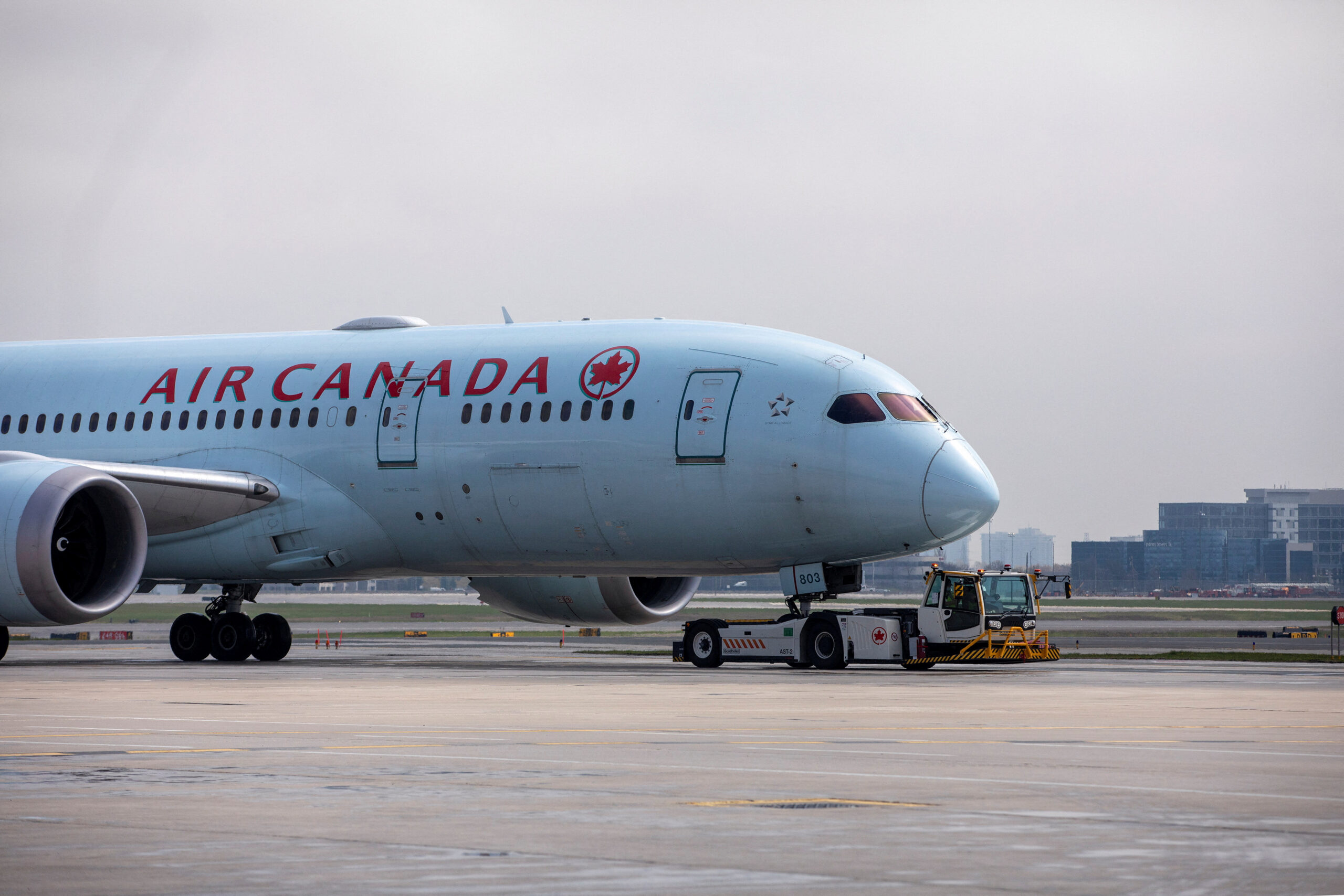 Air Canada cobrará 30 dólares adicionales por pasajero en reservas telefónicas