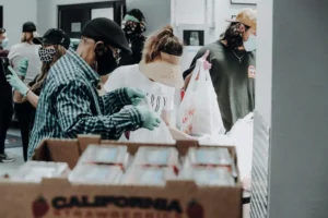 Aumenta demanda de ayuda alimentaria en Canadá y las organizaciones no logran atender a todos